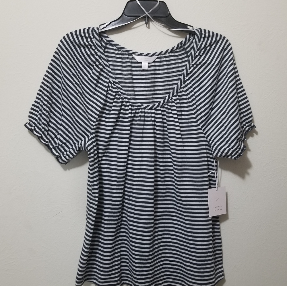Beautiful Lauren Conrad Shirt Size Medium